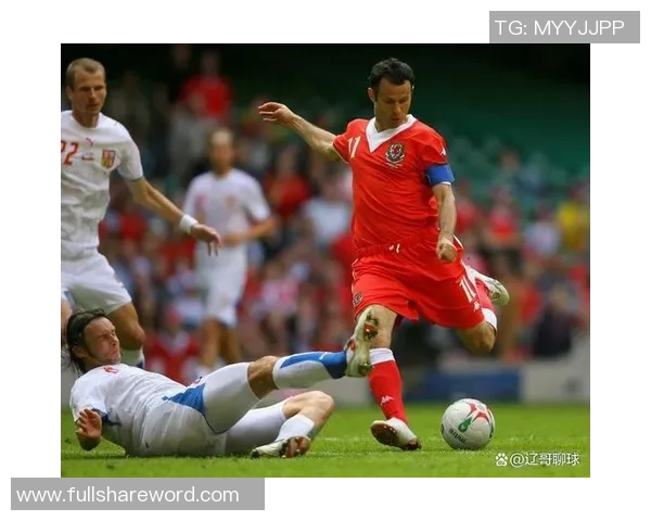 上海前足球明星的辉煌历程与影响力探讨