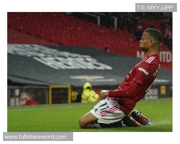 足球明星滑跪技巧详解及精彩图片展示助你成为场上焦点