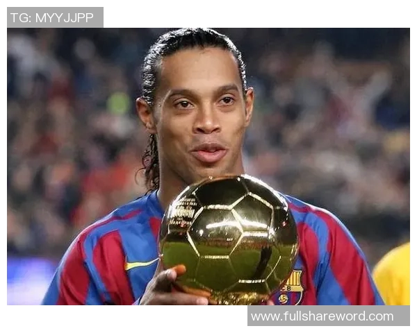 中前卫位置上的足球明星盘点与他们的辉煌成就分析